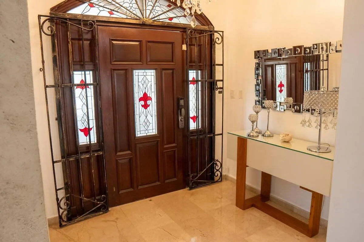 Villa La Duena - Vista Hermosa Luxury Retreat, 5Br Villa With Pool, Swim-Up Bar, Jacuzzi, Chef'S Kitchen, Fast Wi-Fi, Full Ac, Ev Charger And Solar Power, Ideal For Families & Groups Cancino 0*,  Dominikai Köztársaság
