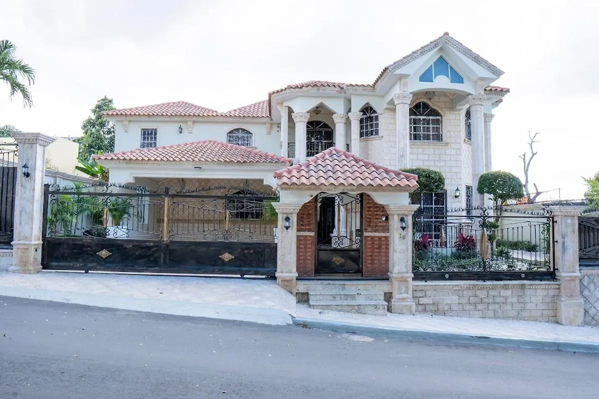 Villa La Duena - Vista Hermosa Luxury Retreat, 5Br Villa With Pool, Swim-Up Bar, Jacuzzi, Chef'S Kitchen, Fast Wi-Fi, Full Ac, Ev Charger And Solar Power, Ideal For Families & Groups Cancino República Dominicana
