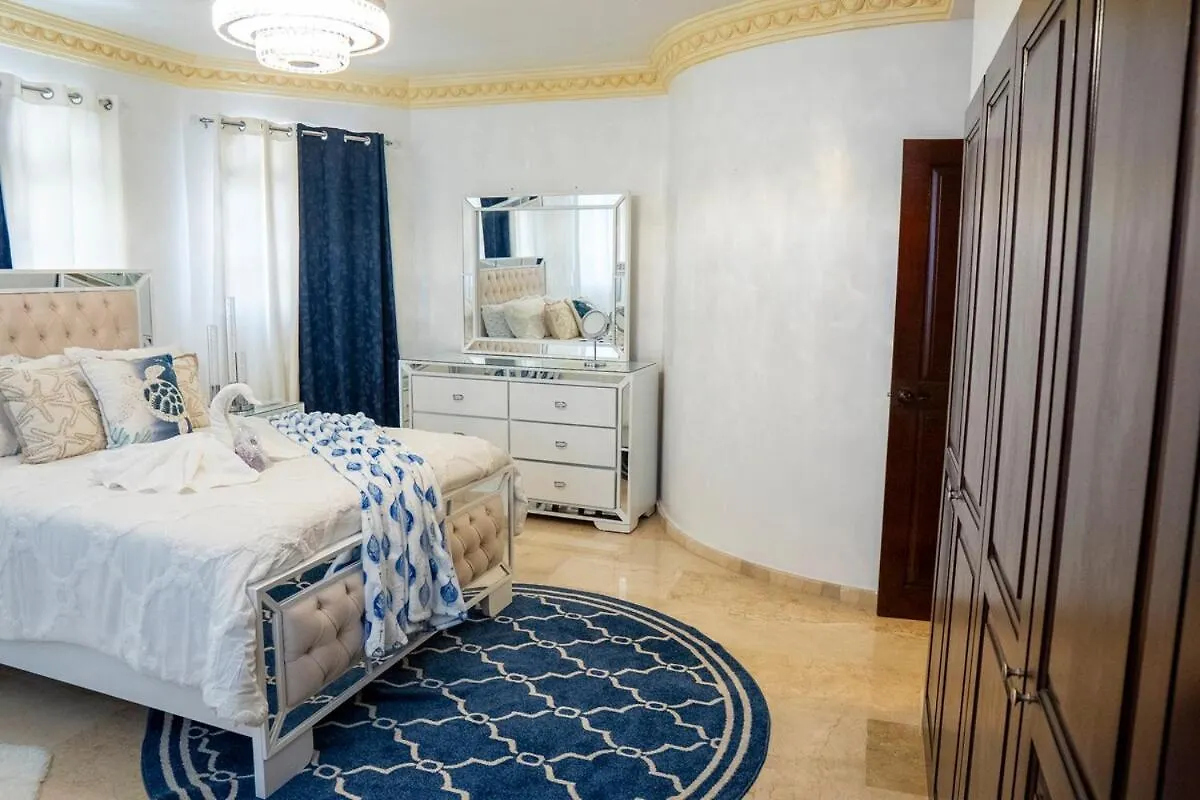 Villa La Duena - Vista Hermosa Luxury Retreat, 5Br Villa With Pool, Swim-Up Bar, Jacuzzi, Chef'S Kitchen, Fast Wi-Fi, Full Ac, Ev Charger And Solar Power, Ideal For Families & Groups Cancino República Dominicana