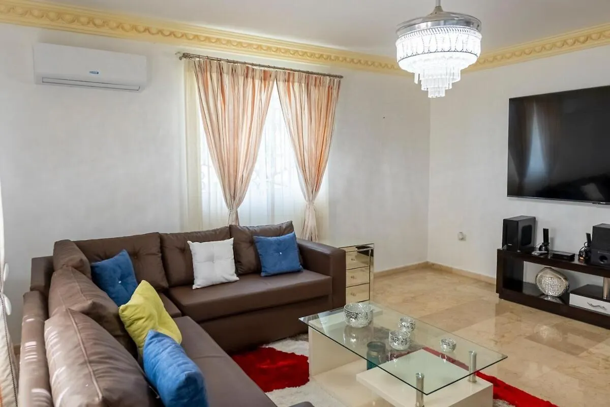 Villa La Duena - Vista Hermosa Luxury Retreat, 5Br Villa With Pool, Swim-Up Bar, Jacuzzi, Chef'S Kitchen, Fast Wi-Fi, Full Ac, Ev Charger And Solar Power, Ideal For Families & Groups Cancino República Dominicana