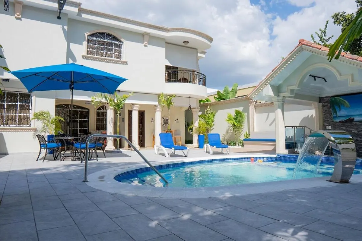 Villa La Duena - Vista Hermosa Luxury Retreat, 5Br Villa With Pool, Swim-Up Bar, Jacuzzi, Chef'S Kitchen, Fast Wi-Fi, Full Ac, Ev Charger And Solar Power, Ideal For Families & Groups Cancino 0*,  República Dominicana